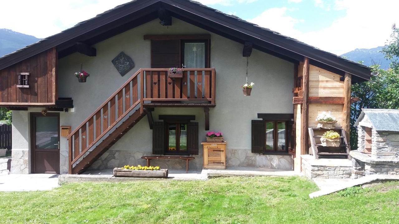 Maison Des Abeilles Vda Gressan N 0028 Bagian luar foto